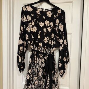 Mittoshop Black and Cream Floral Long Sleeve Dress